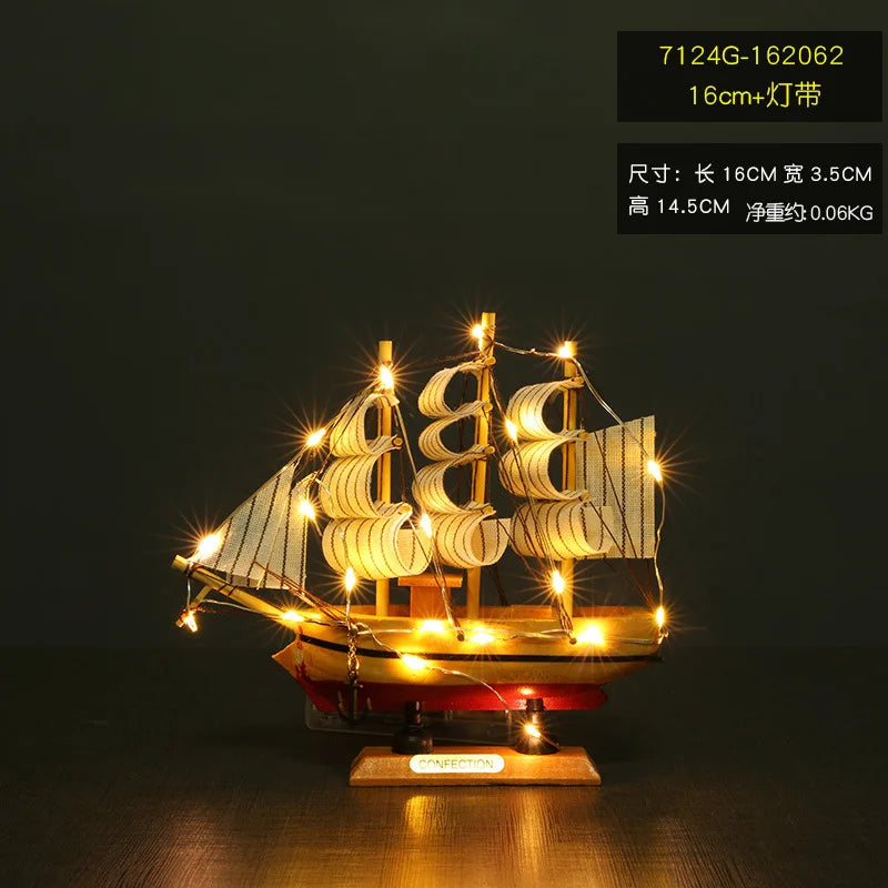 Mini Veleiro Decorativo em Madeira – Barco Estilo Mediterrâneo com LED (16–20cm)